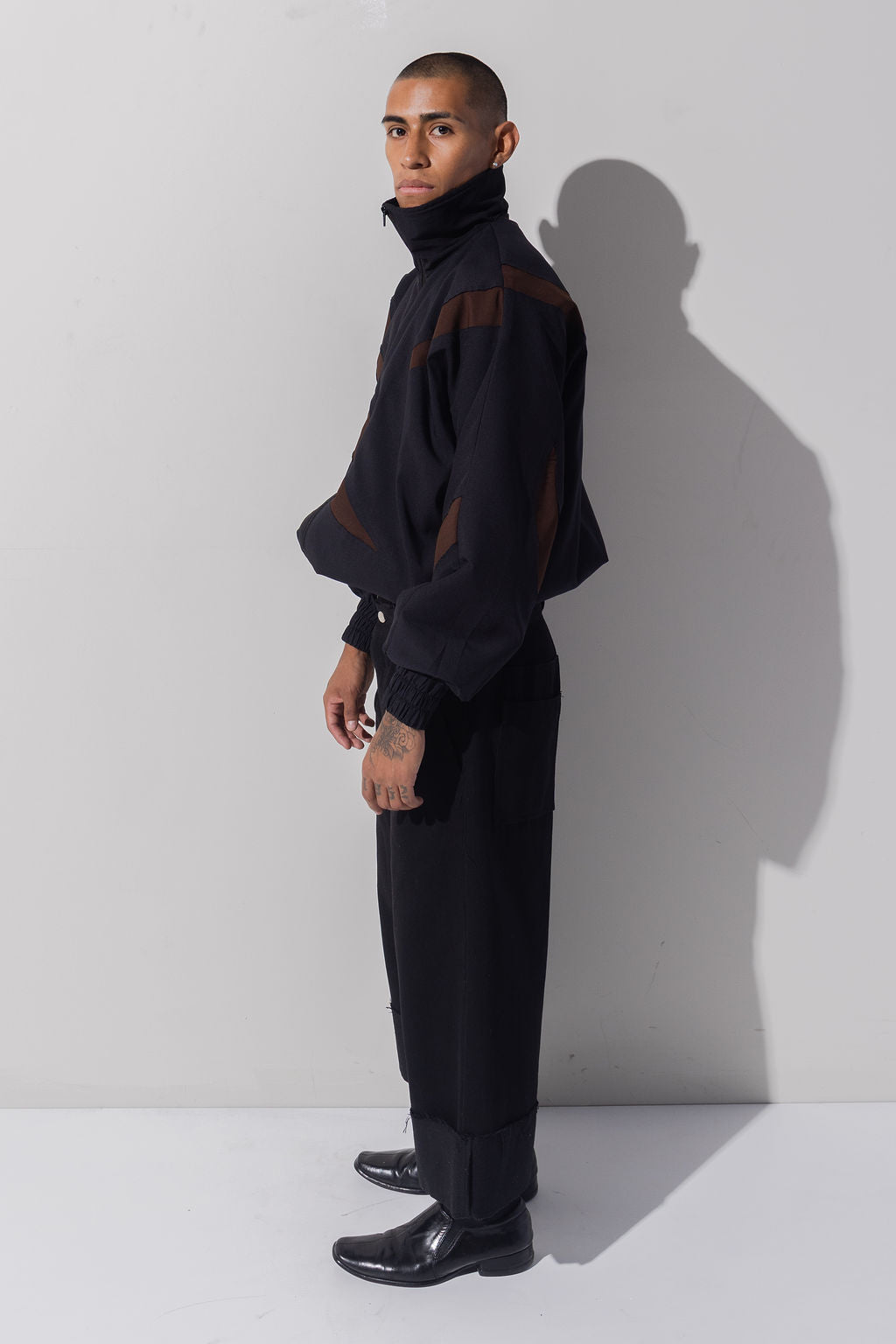 CROPPED PANTS - BLACK