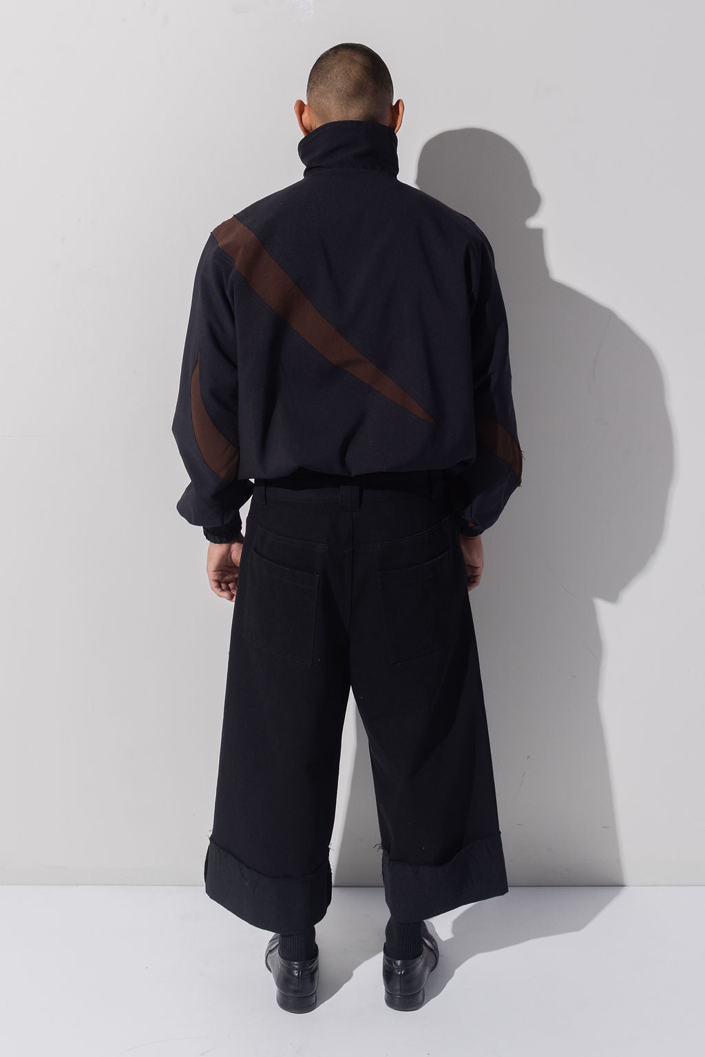 SCRATCHED JACKET- BLACK AND BROWN