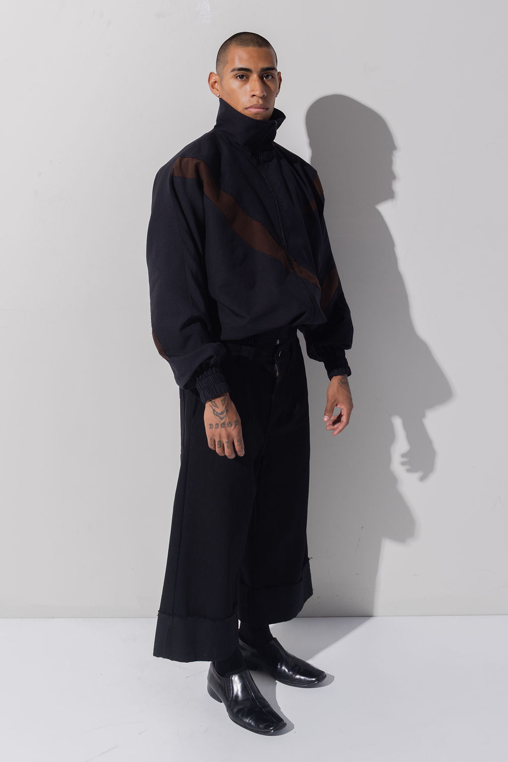 CROPPED PANTS - BLACK