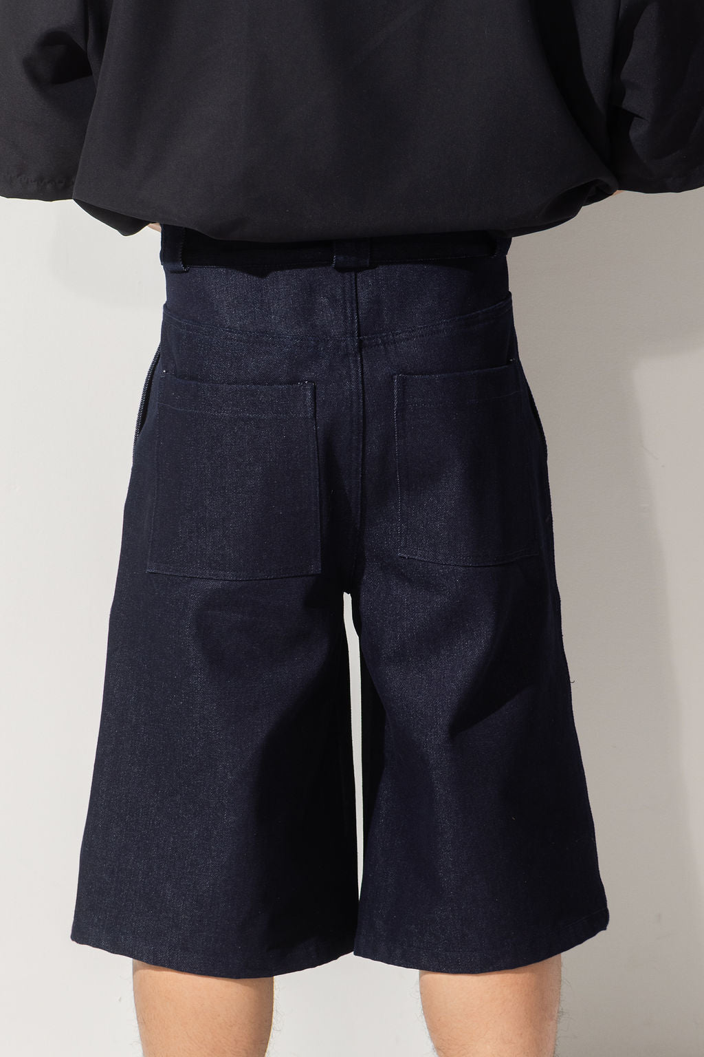 LOOSE SHORT- BLUE DENIM