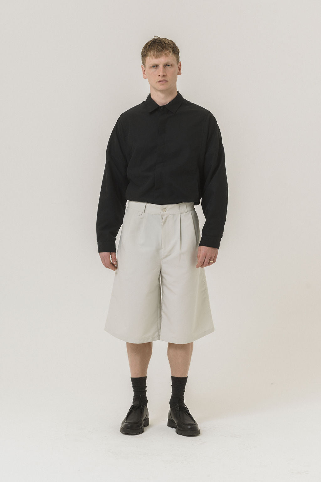 LOOSE SHORT (PEARL)